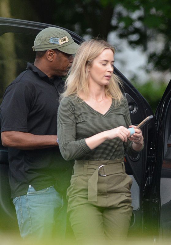 Emily Blunt - Going to a Restaurant in Upstate New York, June 2019
