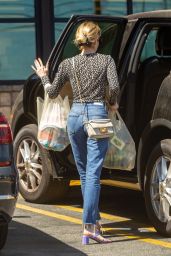 Emma Roberts - Outside Gelson