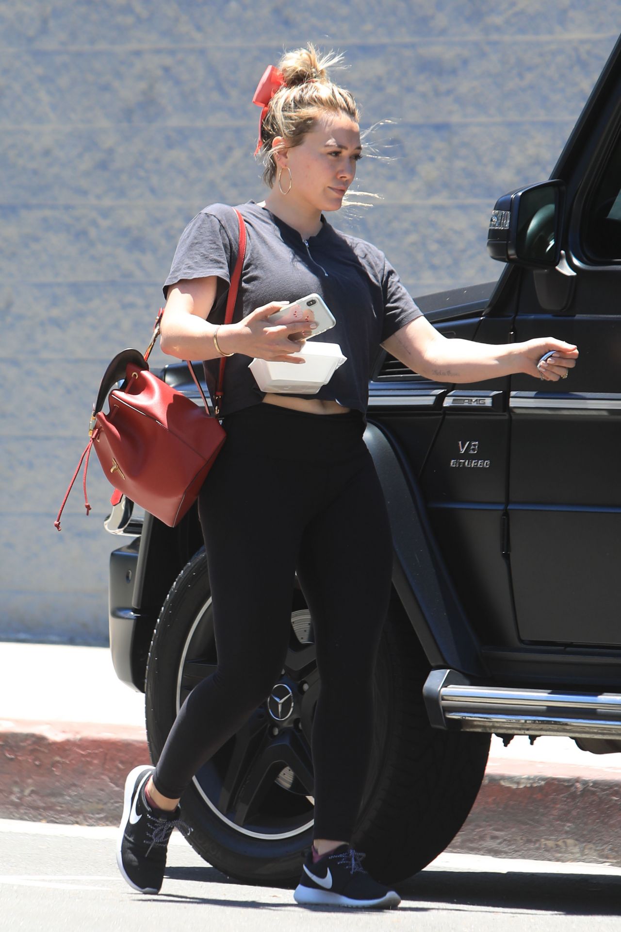 Hilary Duff in Tights - Leaving Pilates Class in LA 07/01/2019 • CelebMafia