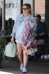 Hilary Duff Summer Street Style 07/30/2019