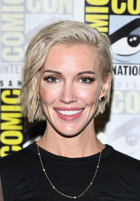 Katie Cassidy - "Arrow" Special Presentation and Q&A at SDCC 2019