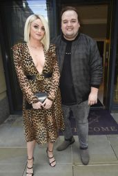 Katie McGlynn - House Of Evelyn Hair and Beauty Salon in Manchester 07/05/2019