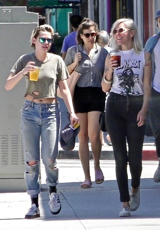 Kristen Stewart - Out With Frieds in Los Angeles 07/27/2019