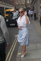 Kylie Minogue - Arrives at Kiss FM in London 07/09/2019
