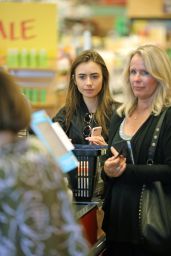 Lily Collins - Shopping in Los Angeles 07/09/2019