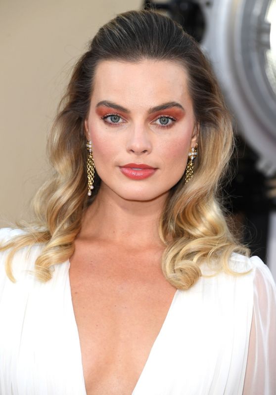 Margot Robbie “once Upon A Time In Hollywood” Premiere In La • Celebmafia