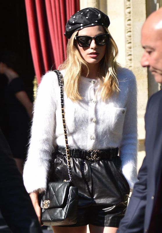 Margot Robbie Style - Out in Paris 07/02/2019