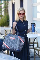 Reese Witherspoon - Arrives at Her Office in Los Angeles 07/27/2019