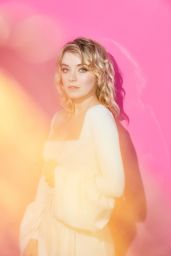 Sarah Bolger – Portraits in the Pizza Hut Lounge at SDCC 2019