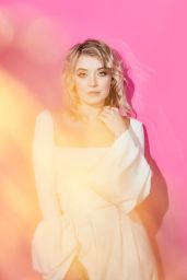 Sarah Bolger – Portraits in the Pizza Hut Lounge at SDCC 2019