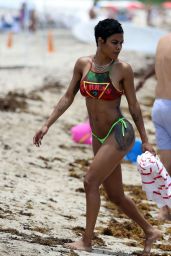 Teyana Taylor in Bikini - Beach in Miami 07/04/2019
