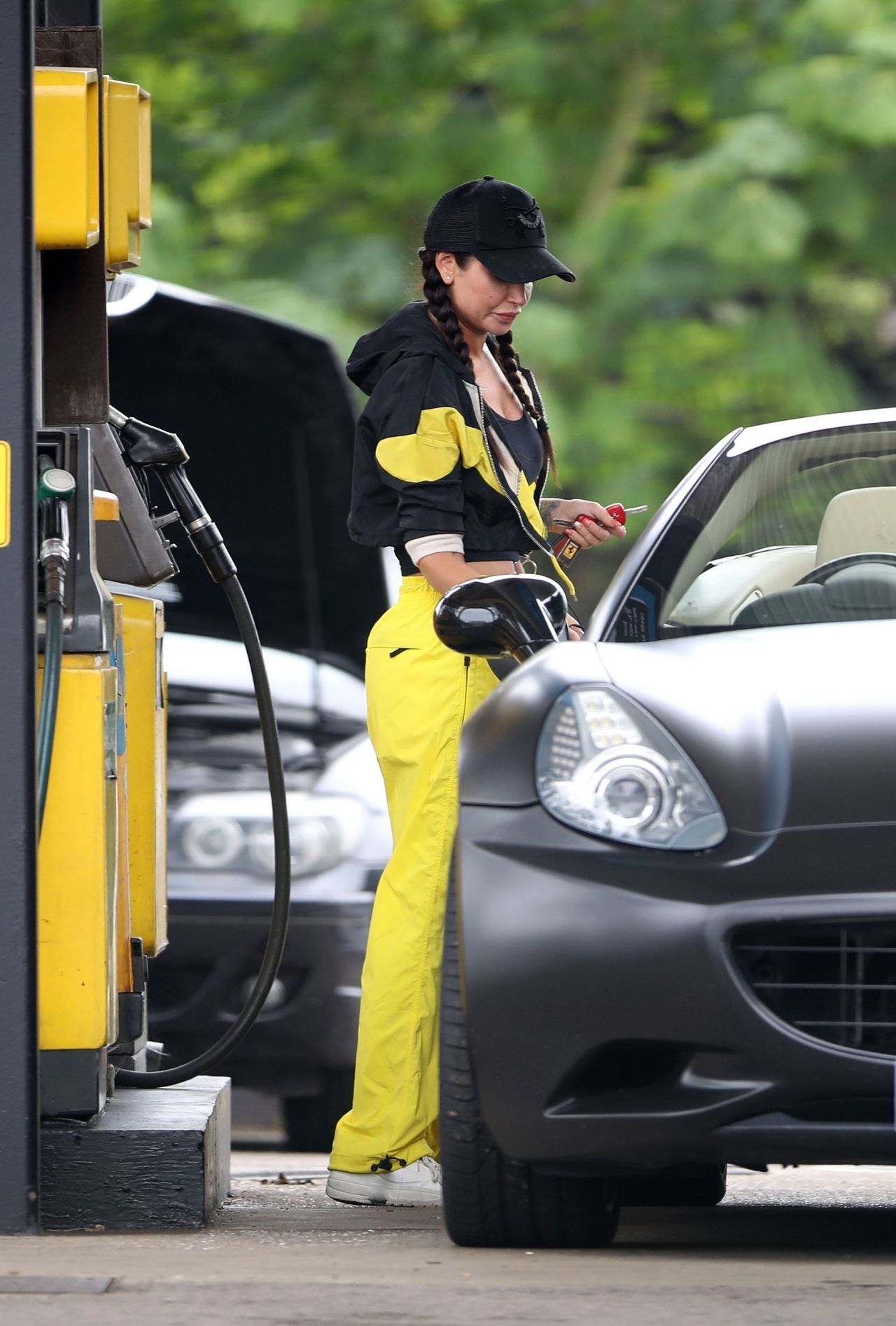 Tulisa Contostavlos - Getting Gas in London 06/25/2019 • CelebMafia