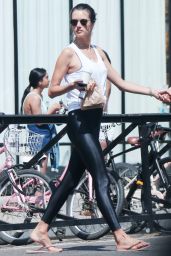 Alessandra Ambrosio Street Style - Out in Venice Beach 08/12/2019