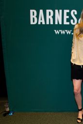 Amanda Seyfried - "The Art of Racing in the Rain" Book Signing in Los Angeles