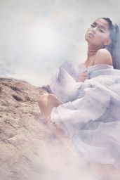 Ariana Grande Cloud By Ariana Grande Perfume 18 Celebmafia