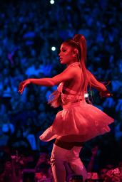 Ariana Grande - Performs Live at the "Sweetener World Tour" in London