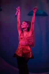 Ariana Grande - Performs Live at the "Sweetener World Tour" in London