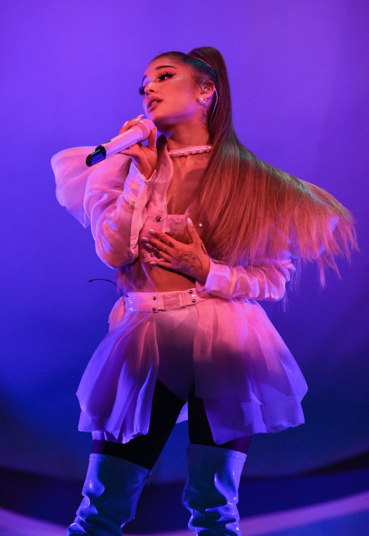 Ariana Grande - Performs Live at the 