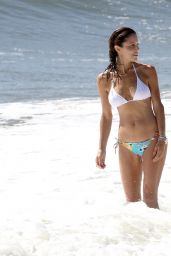 Bethenny Frankel in a Bikini on a Beach in the Hamptons 08/29/2019