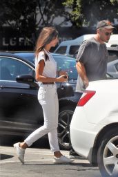 Emily Ratajkowski - Out for Lunch in LA 08/29/2019