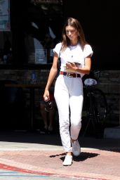Emily Ratajkowski - Out for Lunch in LA 08/29/2019