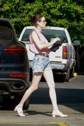 Emma Roberts at a Gas Station in Los Feliz 08/23/2019