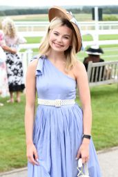 Georgia Toffolo - Celebrity Horserace in Chichester 08/01/2019