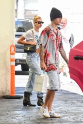Hailey Rhode Bieber Street Style 08/29/2019