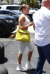 Jennifer Lopez in Leggins 08/28/2019