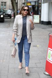 Kelly Brook in Casual Outfit - Arriving at Global Offices in London 08/08/2019