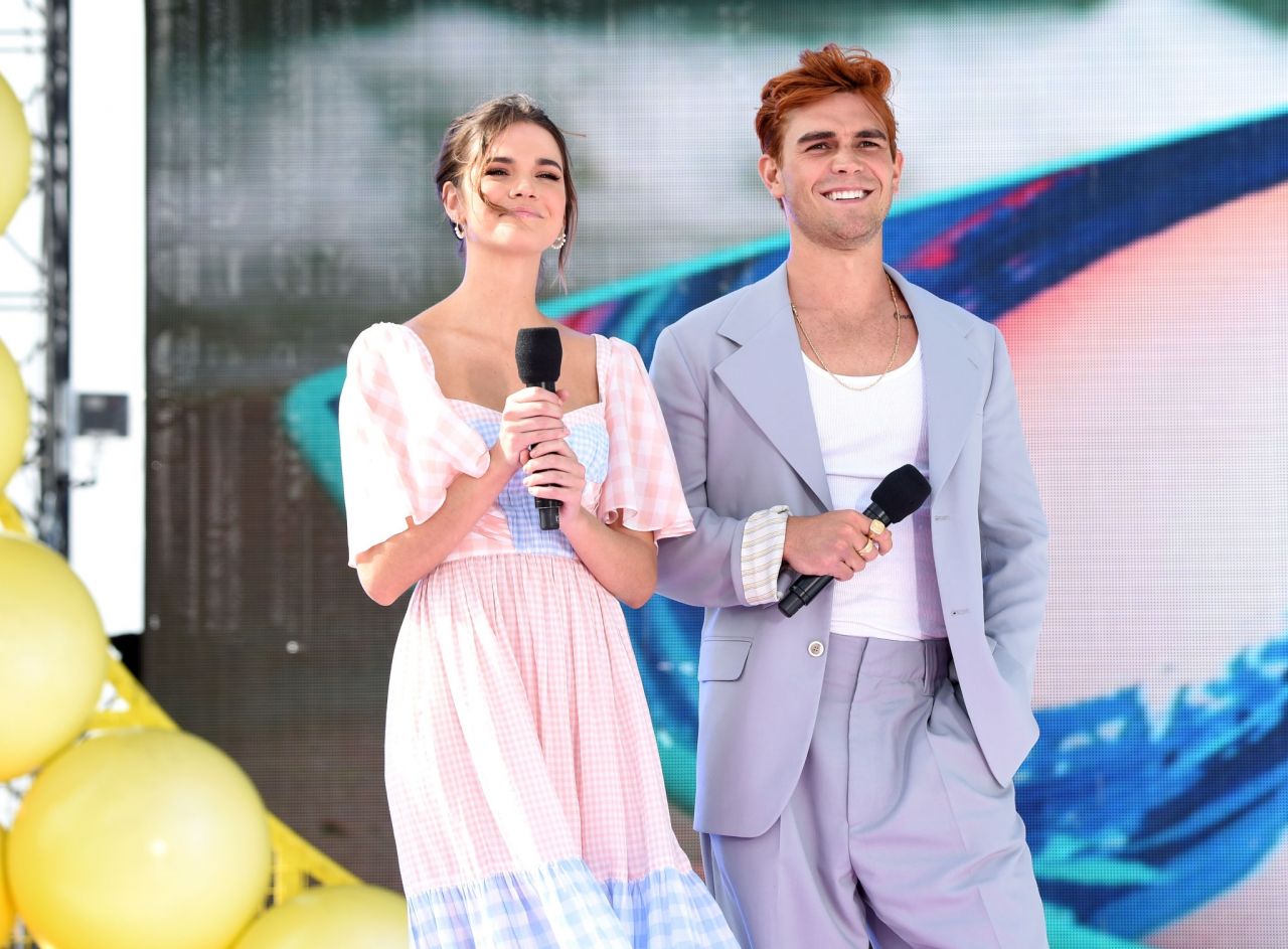 Maia Mitchell And Kj Apa Speak Onstage During Fox S Teen