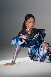 Outlander Magazine on X: Rihanna Wearing Louis Vuitton on the September  2019 edition of Vogue Hong Kong 🇭🇰  / X