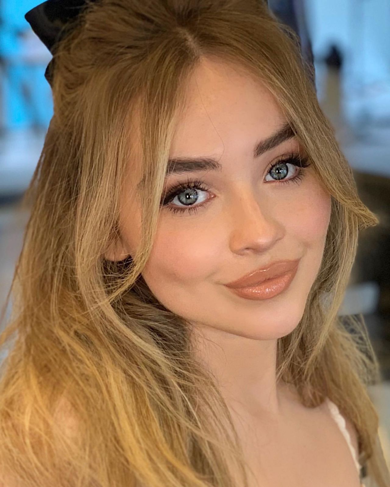 Discover The Enchanting World Of Sabrina Carpenter: Her Music, Career ...