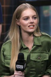 Samara Weaving - Discussing "Ready or Not" at BUILD Studio in NYC 08/22/2019