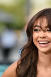 Sarah Hyland - Visits "Extra" in Universal City 08/22/2019