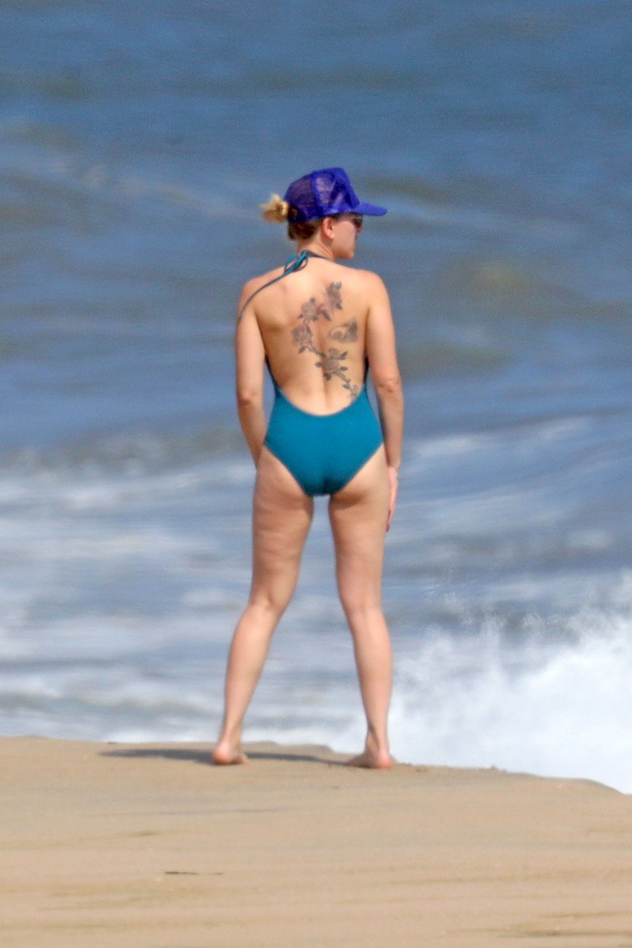 Scarlett Johansson in a Swimsuit - Beach in the Hamptons, NY 08112019 