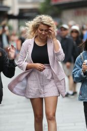 Tori Kelly in Shorts Suit at Global Offices in London 07/31/2019