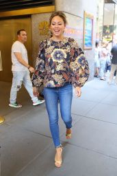 Vanessa Lachey - Leaving The NBC Studios in NYC 07/31/2019