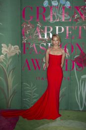 Amber Valletta – Green Carpet Fashion Awards 2019