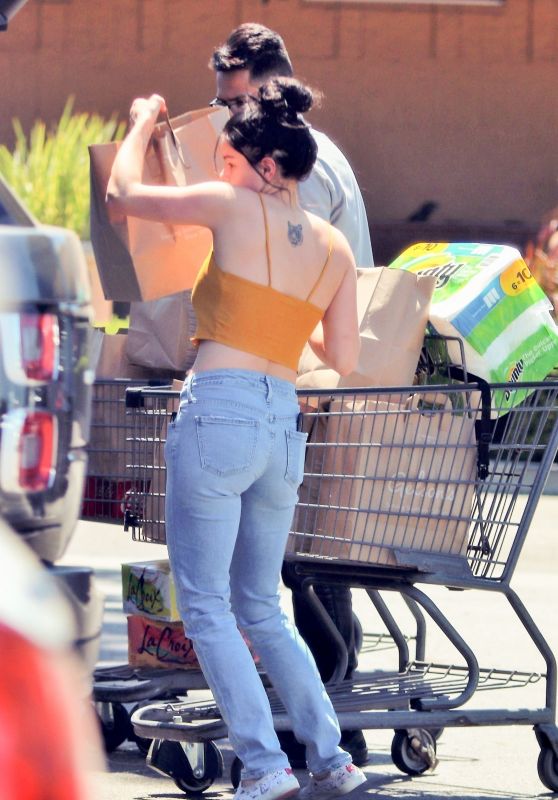Ariel Winter in Jeans - Shopping in LA 09/04/2019