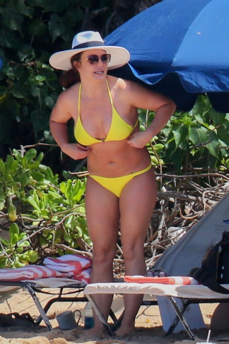 https://celebmafia.com/wp-content/uploads/2019/09/britney-spears-in-a-yellow-bikini-09-10-2019-3.jpg