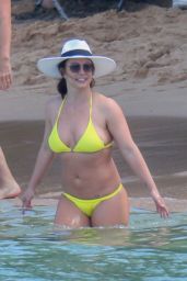 Britney Spears in a Yellow Bikini 09/10/2019