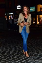 Cindy Crawford Style - Leaving Lure Fishbar in NYC 09/04/2019