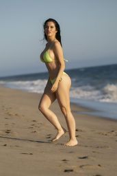 Claudia Alende in a Bikini - Malibu 09/03/2019