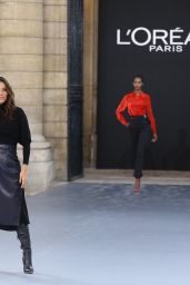 Eva Longoria – Le Defile L’Oreal Paris Show in Paris 09/28/2019