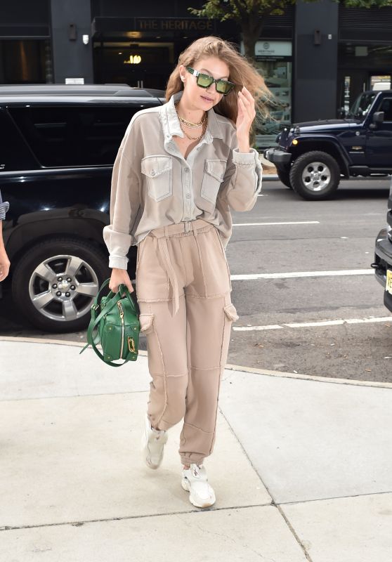 Gigi Hadid Street Style 09/10/2019