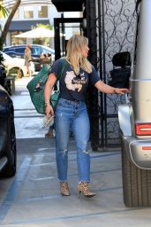 Hilary Duff Street Style 09/24/2019