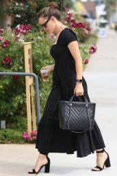 Jennifer Garner in Smock Dress & 4-Inch Sandals 09/15/2019