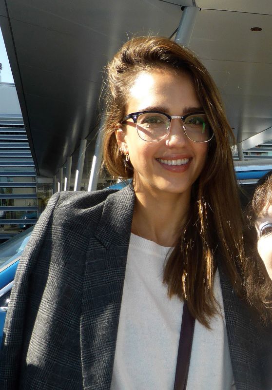 Jessica Alba - Arriving at Munich Airport 09/29/2019
