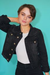 Joey King - Wearing Alexander Wang heels and Bag for x HFPA Podcast